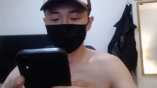 Snapshot of twbobo00715 chatting on 05-29-26, 04:13 twbobo00715 online show from 05-29-26, 04:13