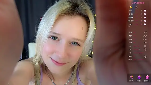 Snapshot of Arveni chatting on 12-03-24, 07:39 Arveni online show from 12-03-24, 07:39