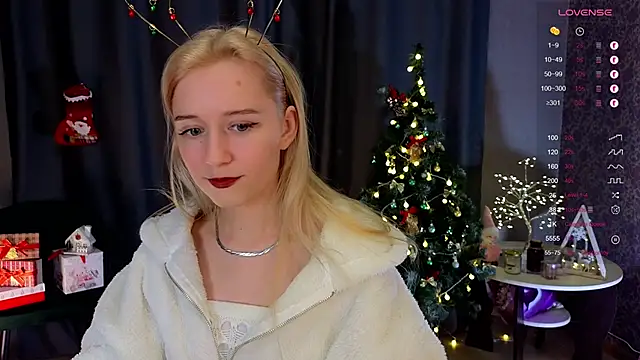 Snapshot of Arveni chatting on 12-15-24, 06:37 Arveni online show from 12-15-24, 06:37