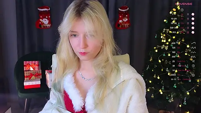 Snapshot of Arveni chatting on 12-08-24, 06:28 Arveni online show from 12-08-24, 06:28