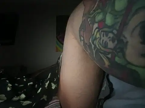 LuxBenn online show from 05-17-26, 02:44