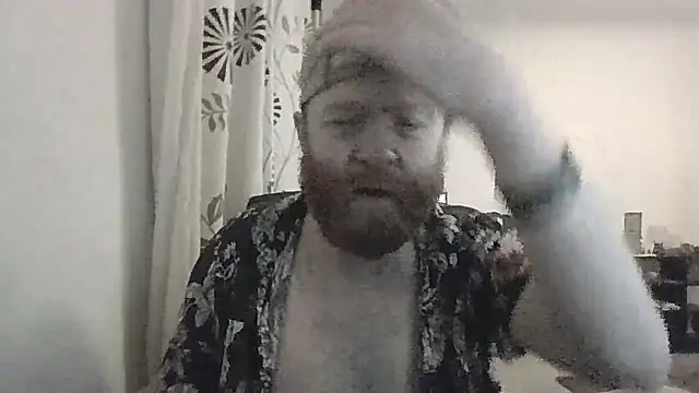 Snapshot of 33ENG chatting on 10-17-25, 11:06 33ENG online show from 10-17-25, 11:06