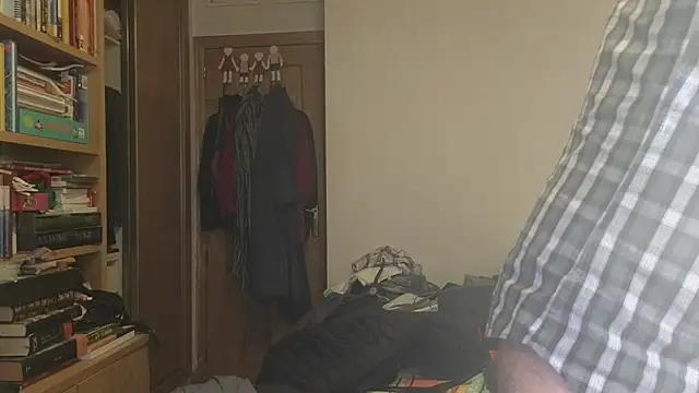 curiosillo83 online show from 02-12-26, 03:23