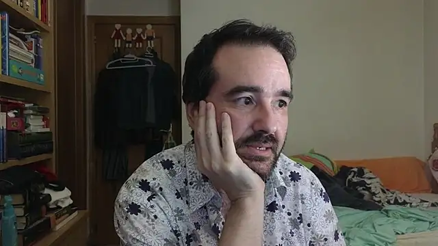 curiosillo83 online show from 07-06-26, 06:10