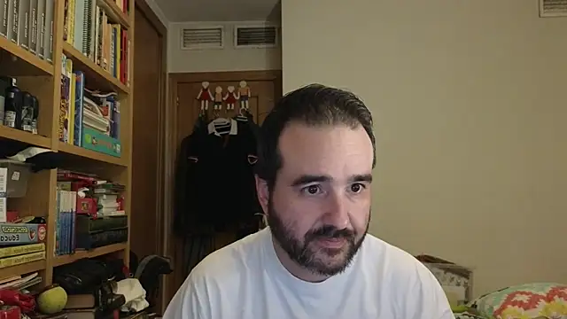 curiosillo83 online show from 06-09-26, 04:08