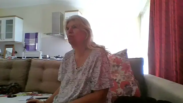 TrustfulVampire1 online show from 04-18-26, 10:06