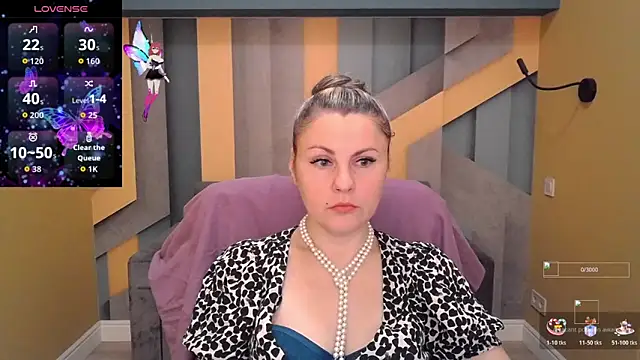 Candy Long online show from 10-31-25, 06:21