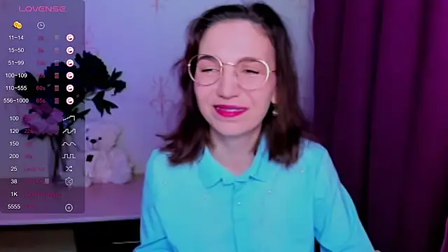 KindHazelHere  online show from 05-26-26, 10:30