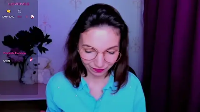 Snapshot of KindHazelHere_ chatting on 06-21-26, 04:35 KindHazelHere online show from 06-21-26, 04:35