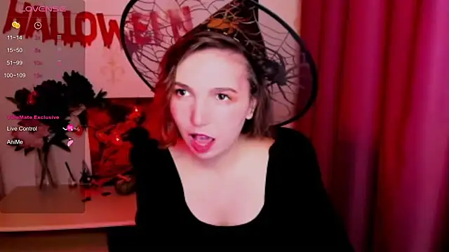 KindHazelHere  online show from 10-30-25, 08:34