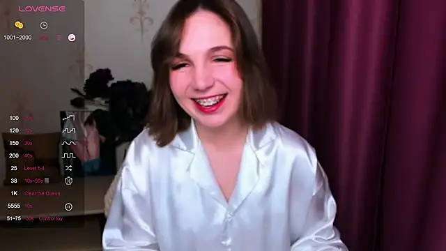 KindHazelHere  online show from 03-05-25, 04:13