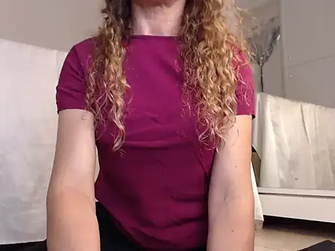 Snapshot of marilryn chatting on 09-12-25, 02:44 marilryn online show from 09-12-25, 02:44