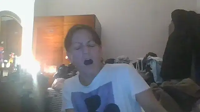 ShawnaAdams online show from 10-31-25, 07:54