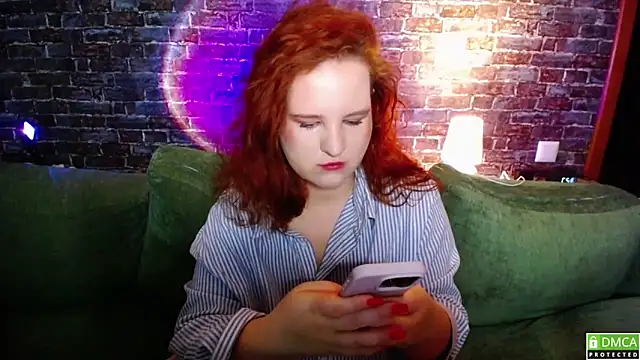 FlowerOfFreedom  online show from 12-18-25, 04:28