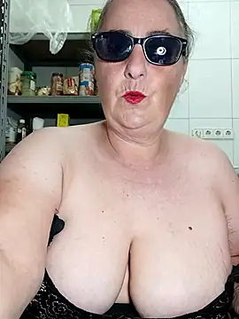 Snapshot of eroticjessitop chatting on 05-06-26, 04:44 eroticjessitop online show from 05-06-26, 04:44
