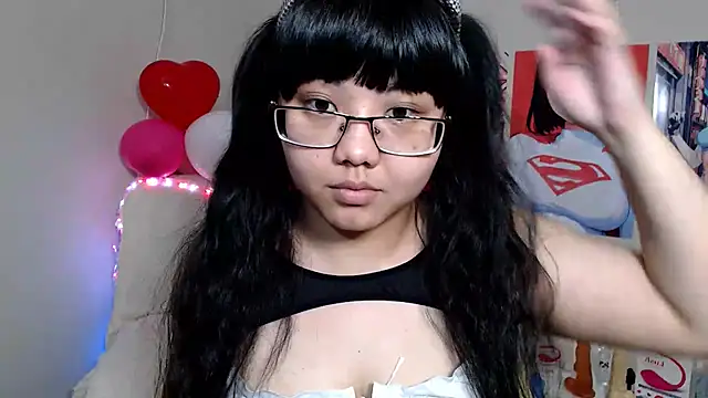 Snapshot of Moertomlly chatting on 03-18-25, 03:02 Moertomlly online show from 03-18-25, 03:02