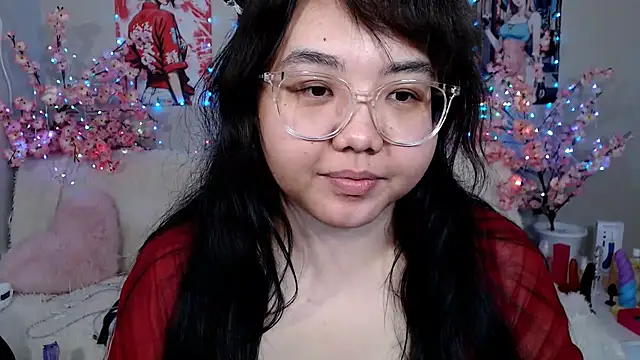 Snapshot of Moertomlly chatting on 07-20-26, 05:26 Moertomlly online show from 07-20-26, 05:26