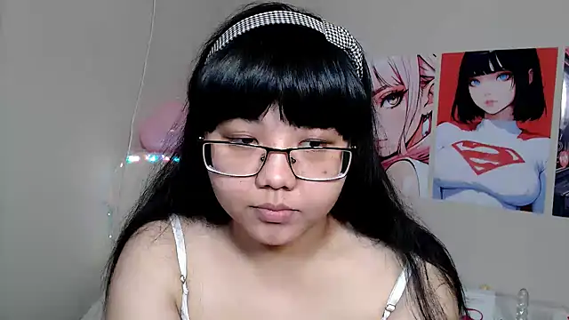 Snapshot of Moertomlly chatting on 03-08-25, 03:28 Moertomlly online show from 03-08-25, 03:28