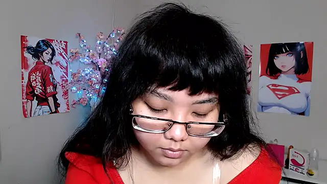 Snapshot of Moertomlly chatting on 09-18-25, 04:37 Moertomlly online show from 09-18-25, 04:37