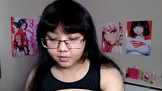 Snapshot of Moertomlly chatting on 09-15-25, 04:13 Moertomlly online show from 09-15-25, 04:13