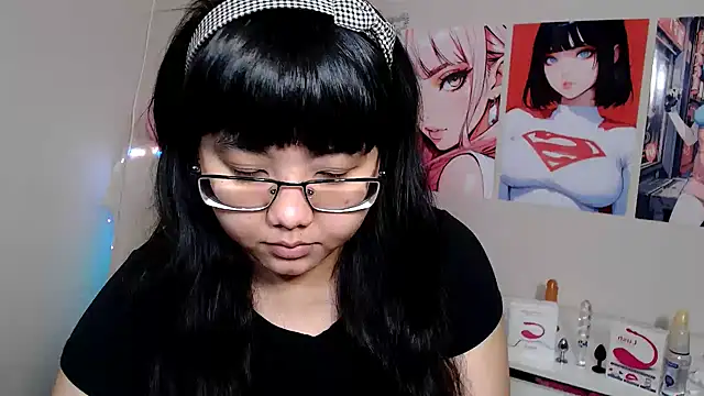 Snapshot of Moertomlly chatting on 03-11-25, 03:14 Moertomlly online show from 03-11-25, 03:14