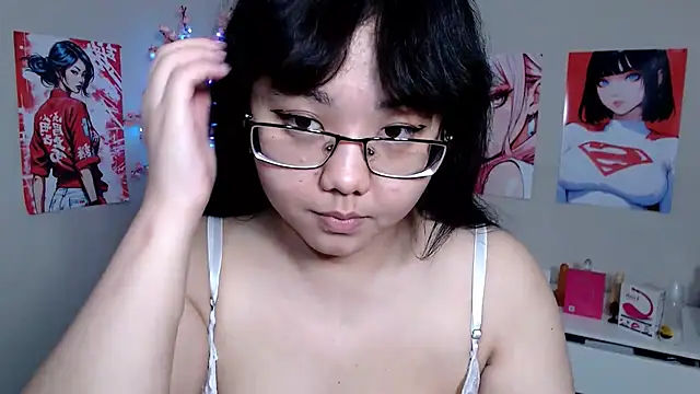 Snapshot of Moertomlly chatting on 09-26-25, 04:19 Moertomlly online show from 09-26-25, 04:19
