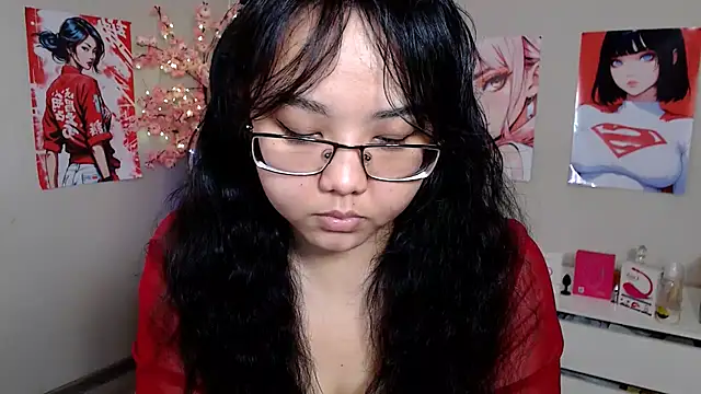 Snapshot of Moertomlly chatting on 10-09-25, 04:57 Moertomlly online show from 10-09-25, 04:57