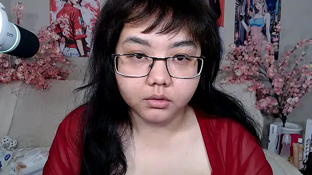 Snapshot of Moertomlly chatting on 07-14-26, 04:28 Moertomlly online show from 07-14-26, 04:28