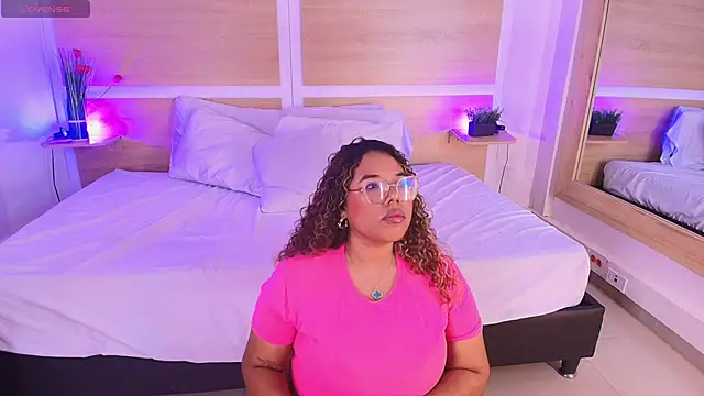  nickypurple  online show from 11-18-25, 07:17