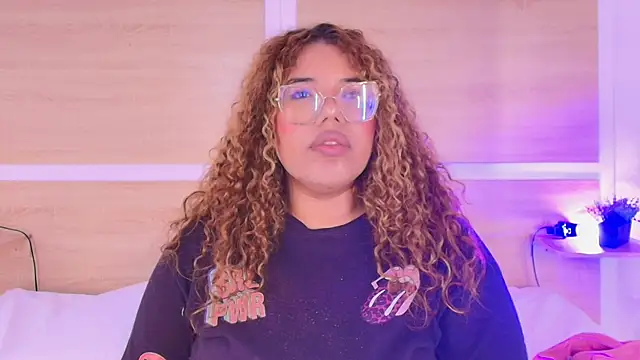  nickypurple  online show from 02-26-26, 01:44