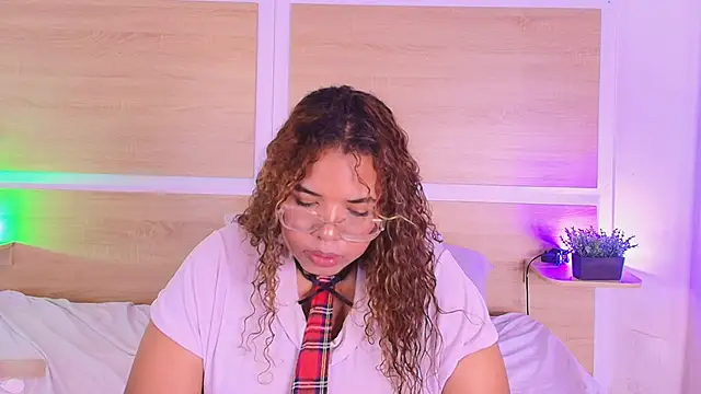 Snapshot of _nickypurple_ chatting on 04-05-26, 02:57 nickypurple online show from 04-05-26, 02:57