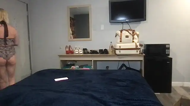 TiffaneyLove online show from 02-24-26, 12:33