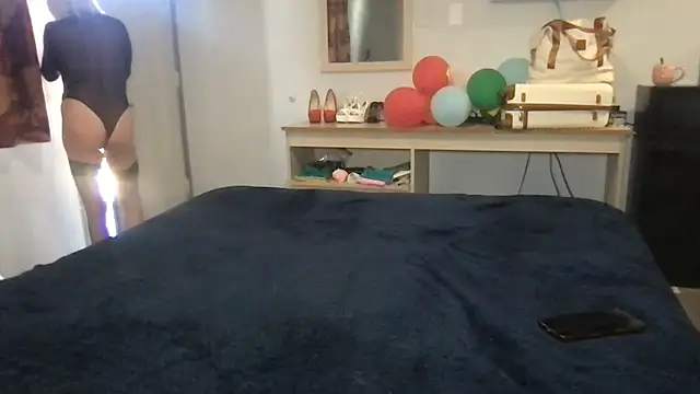 TiffaneyLove online show from 03-21-26, 09:08