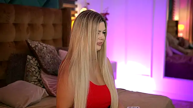 SophieBoobsX online show from 10-04-25, 05:53