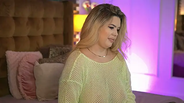 SophieBoobsX online show from 10-18-25, 05:53