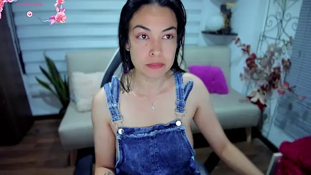 Lunlunera online show from 10-29-25, 03:27