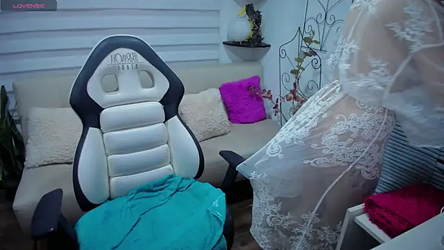 Lunlunera online show from 03-14-26, 02:17