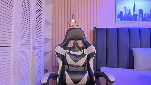 ashlye miller  online show from 04-08-26, 04:14