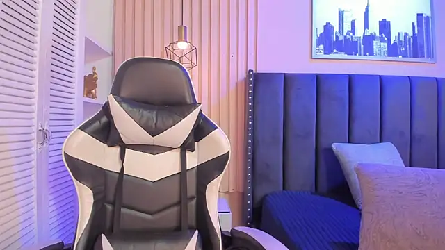 Snapshot of ashlye_miller_ chatting on 02-13-26, 04:23 ashlye miller online show from 02-13-26, 04:23