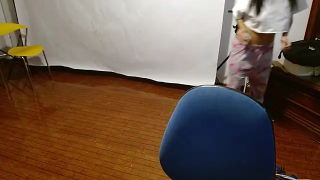 Snapshot of _holy_1 chatting on 11-28-25, 12:11 holy 1 online show from 11-28-25, 12:11