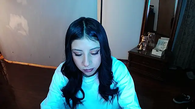 Snapshot of _holy_1 chatting on 03-08-25, 01:39 holy 1 online show from 03-08-25, 01:39