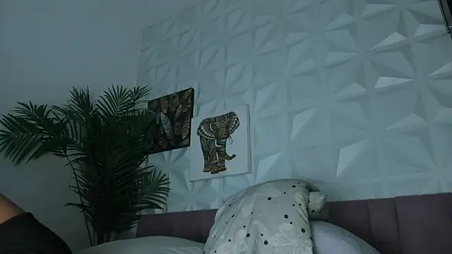 Hellen Sky online show from 06-19-26, 07:09