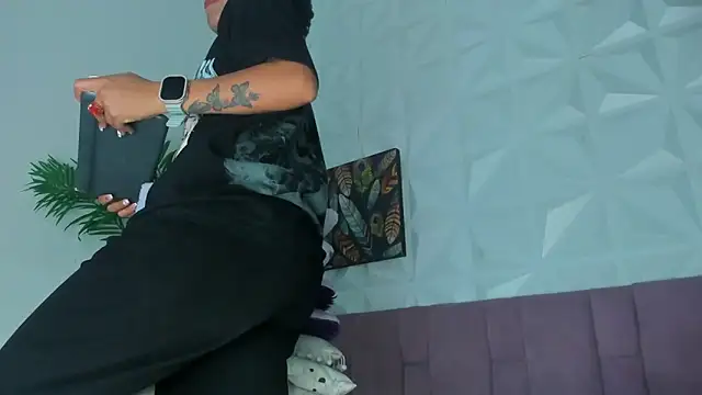 Hellen Sky online show from 02-13-26, 07:14