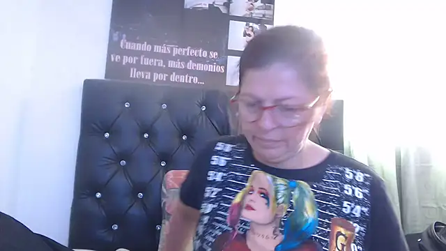 Snapshot of jellyfishhot chatting on 03-18-25, 03:44 jellyfishhot online show from 03-18-25, 03:44