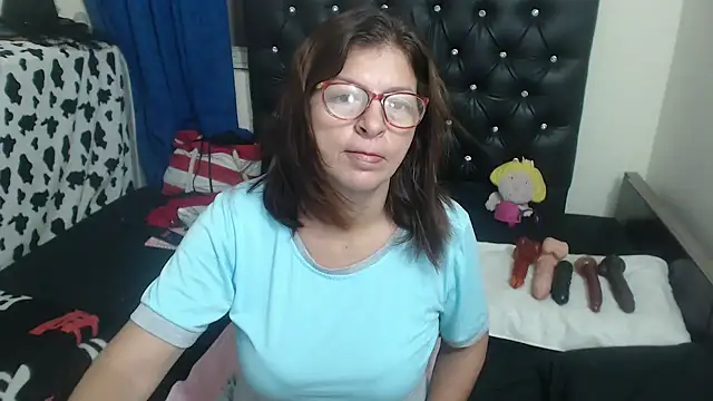 Snapshot of jellyfishhot chatting on 05-25-26, 09:35 jellyfishhot online show from 05-25-26, 09:35