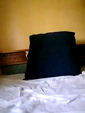 pretty-donna online show from 10-24-25, 07:29