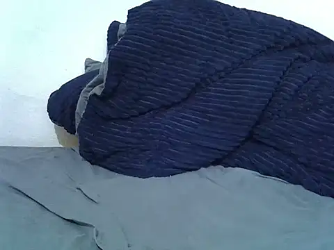 Snapshot of pretty-donna chatting on 09-26-25, 02:35 pretty-donna online show from 09-26-25, 02:35