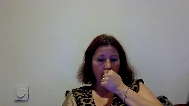 Snapshot of feline27 chatting on 10-17-25, 08:21 feline27 online show from 10-17-25, 08:21