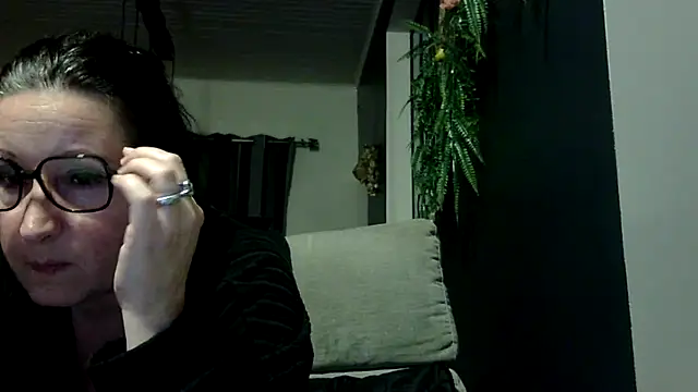 Snapshot of feline27 chatting on 02-21-26, 08:11 feline27 online show from 02-21-26, 08:11