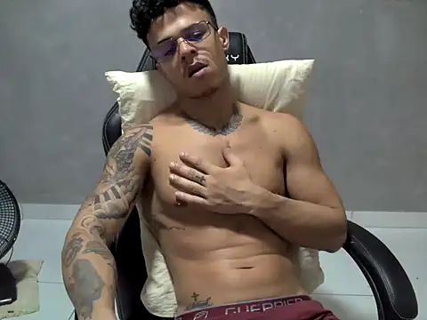 Gust027 online show from 04-13-26, 02:26